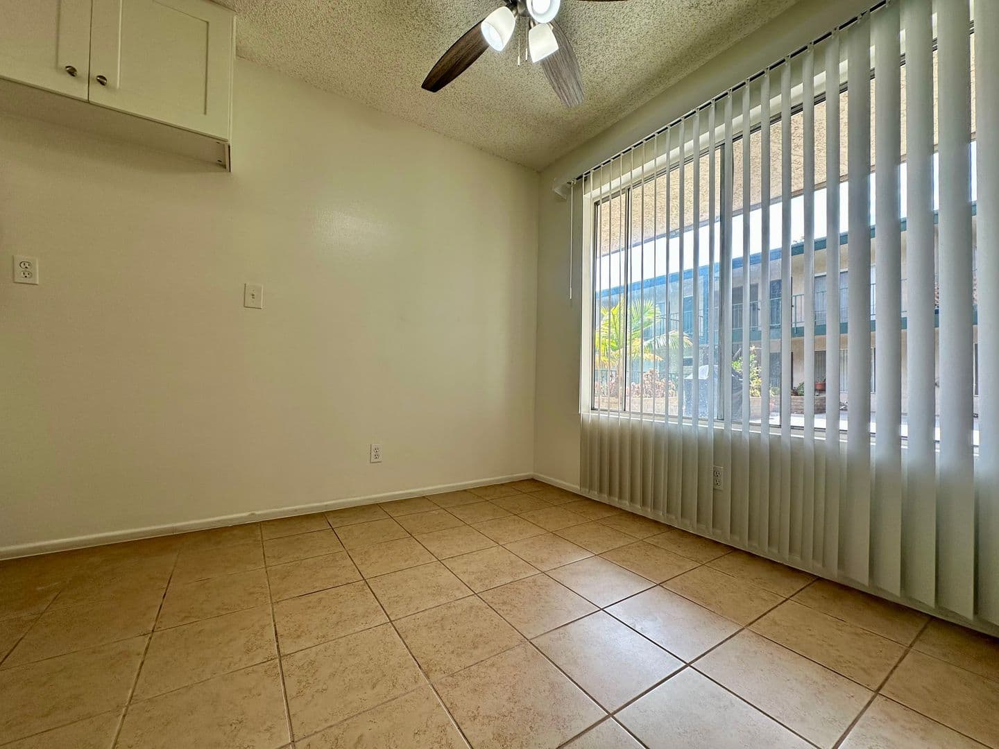 Hawthorne Apartment: 4141 Rosecrans Avenue
