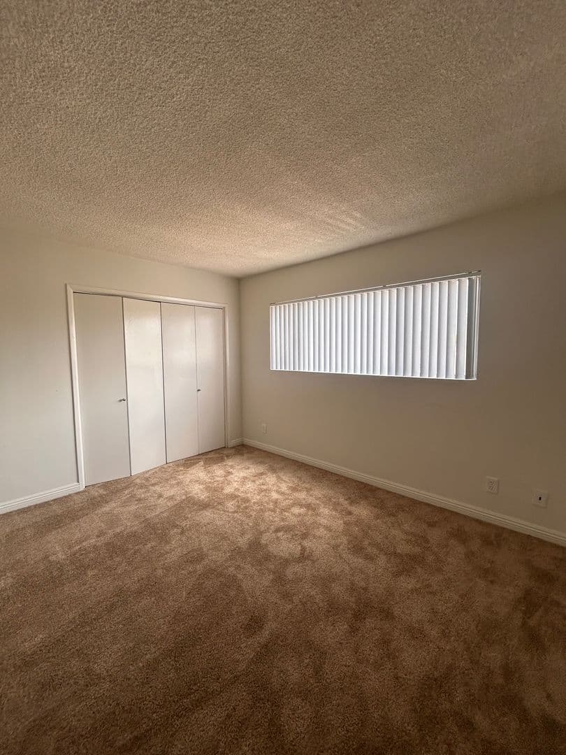 Inglewood Apartment: 220 W. Hillcrest Blvd.