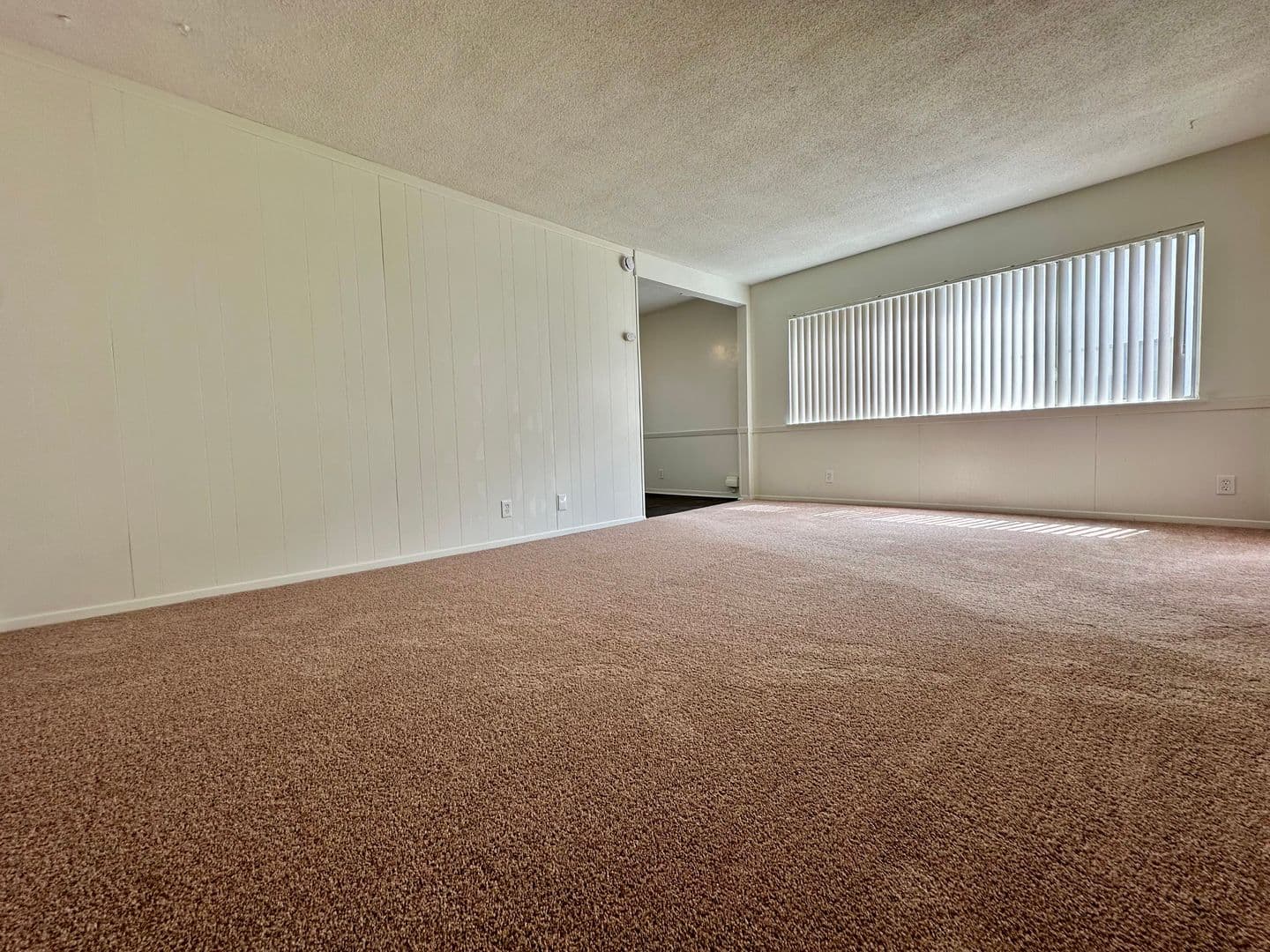 Hawthorne Apartment: 4362 W. 136th Street