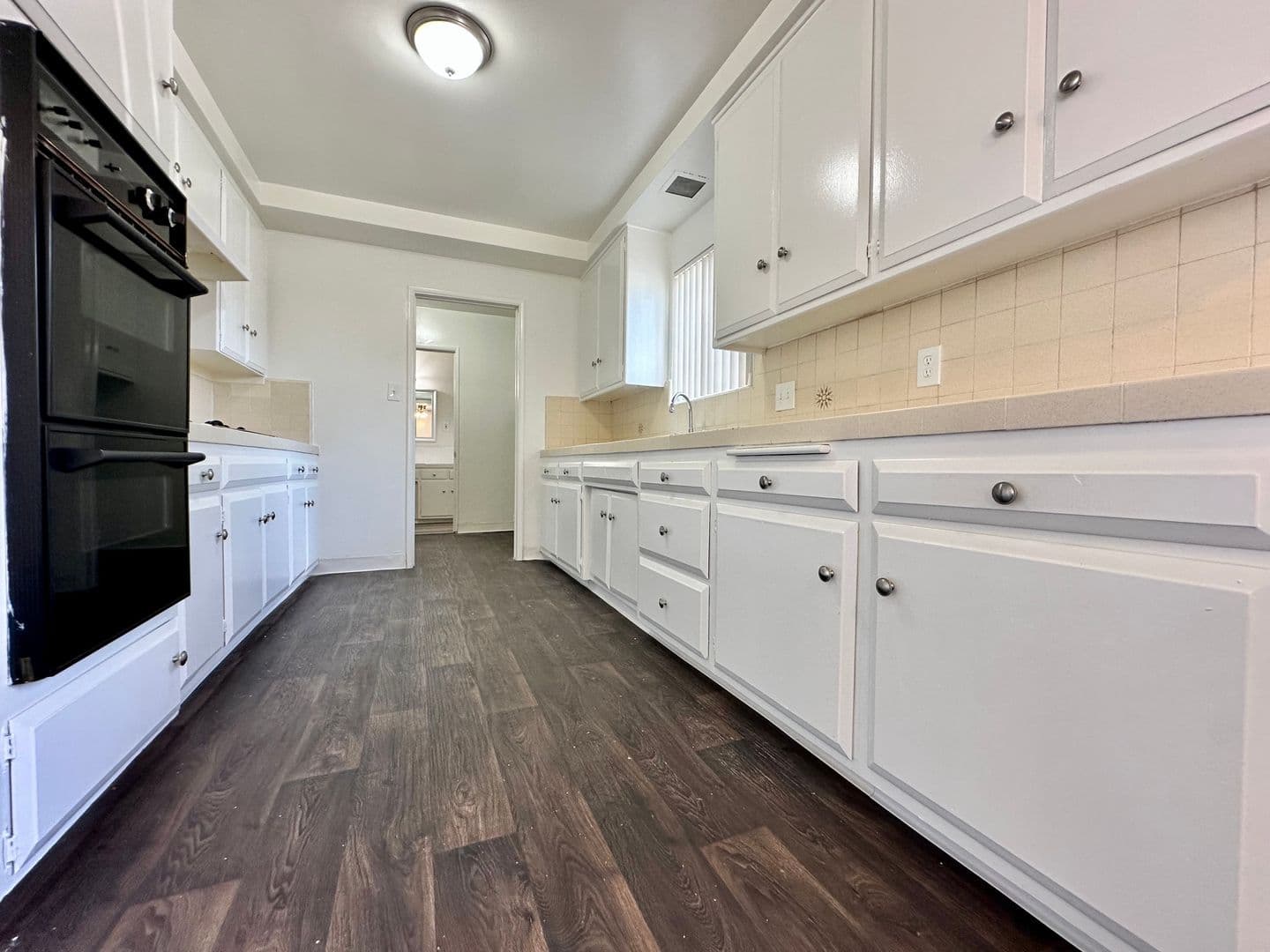 Hawthorne Apartment: 4362 W. 136th Street