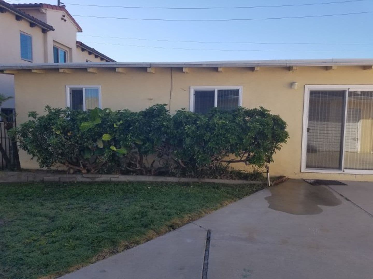 Redondo Beach Apartment: 2009 Vanderbilt Lane