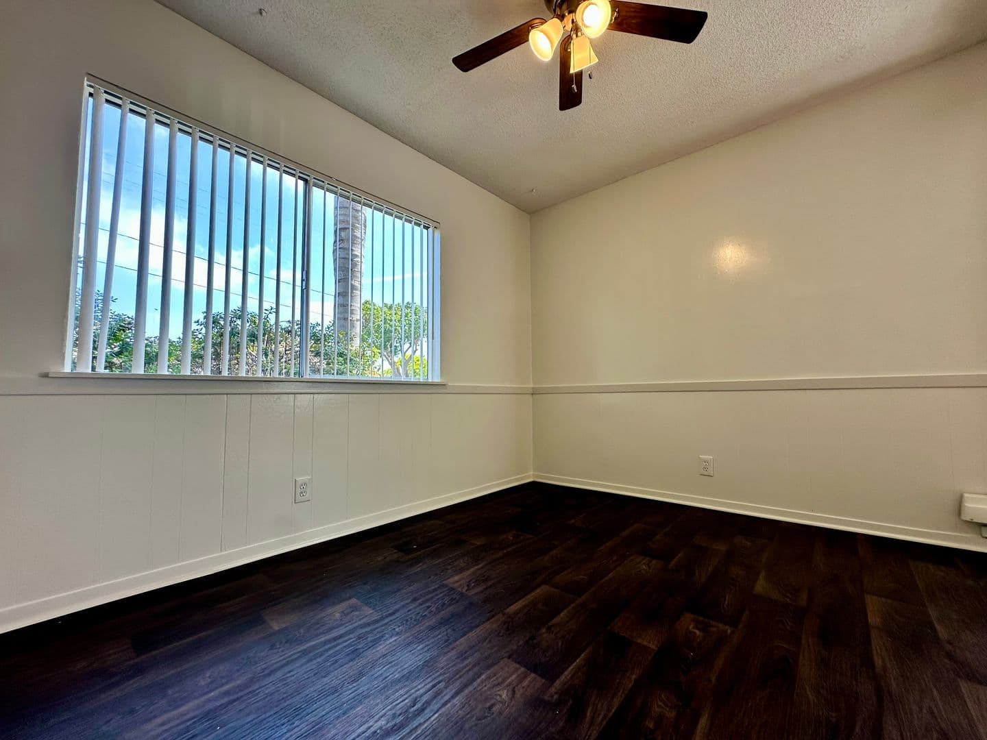 Hawthorne Apartment: 4362 W. 136th Street