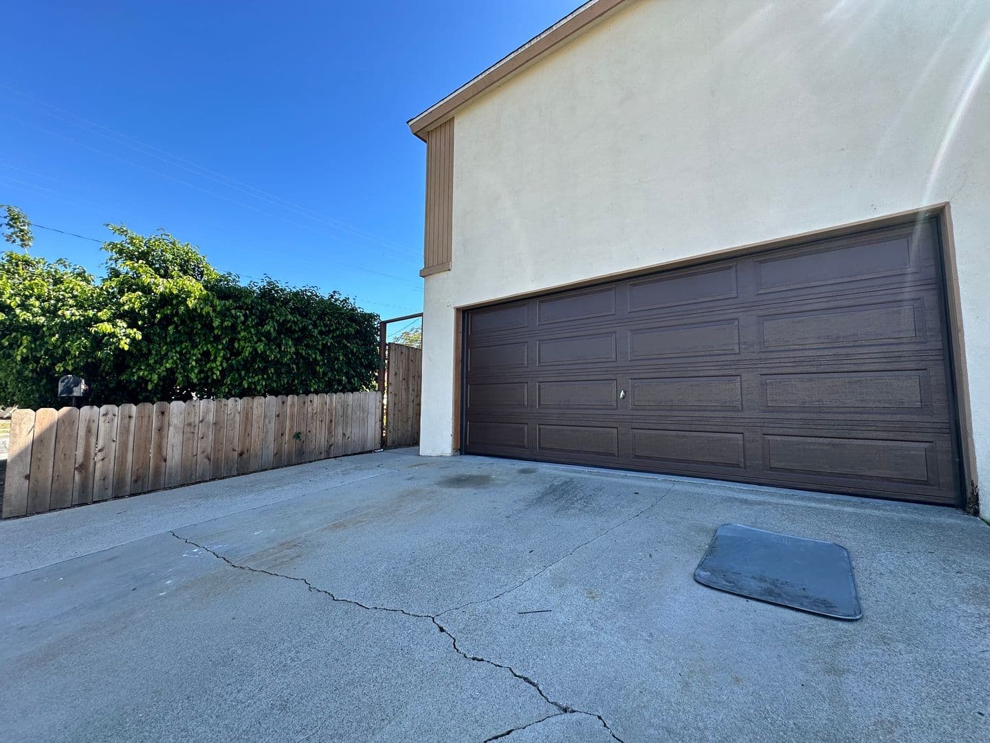 Lomita House: 25405 Cypress Street
