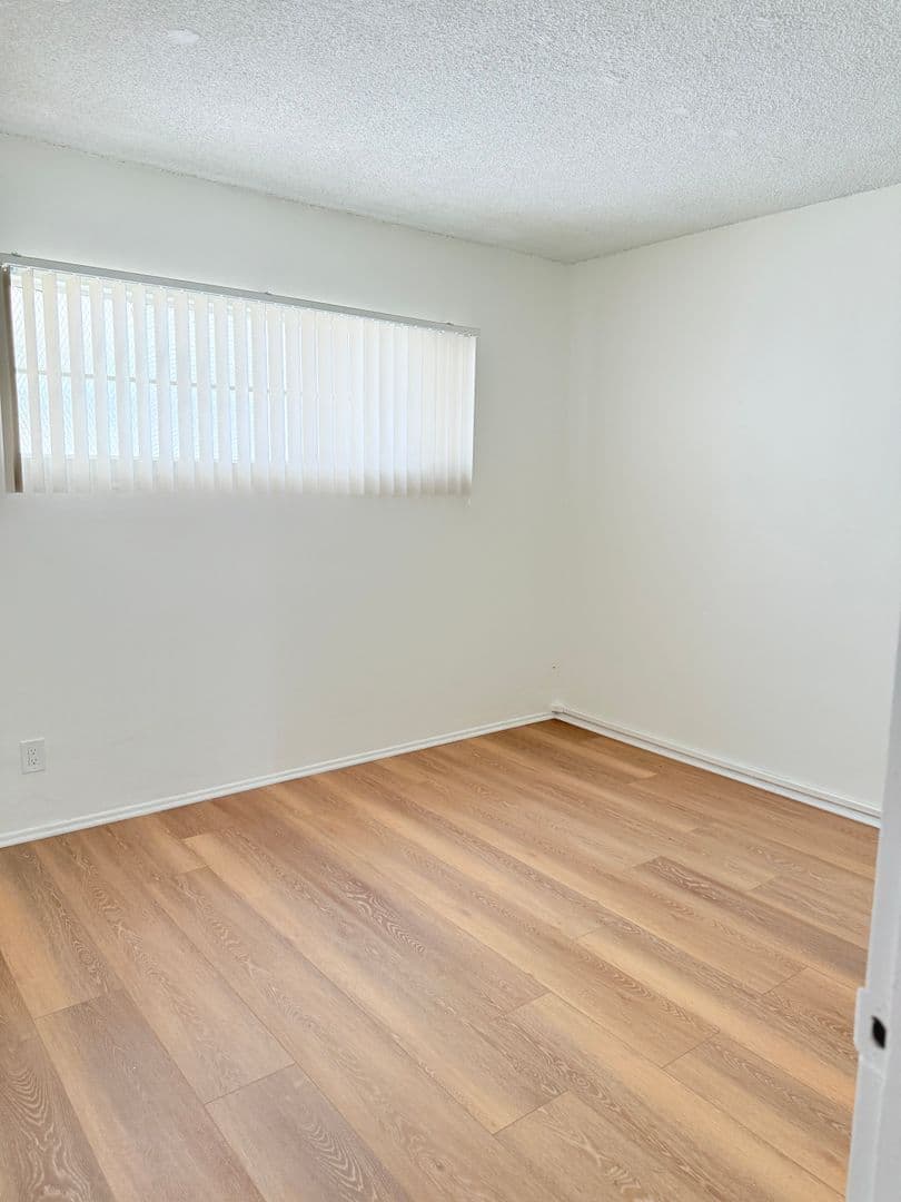 Lawndale Apartment: 4554 W. 173rd Street
