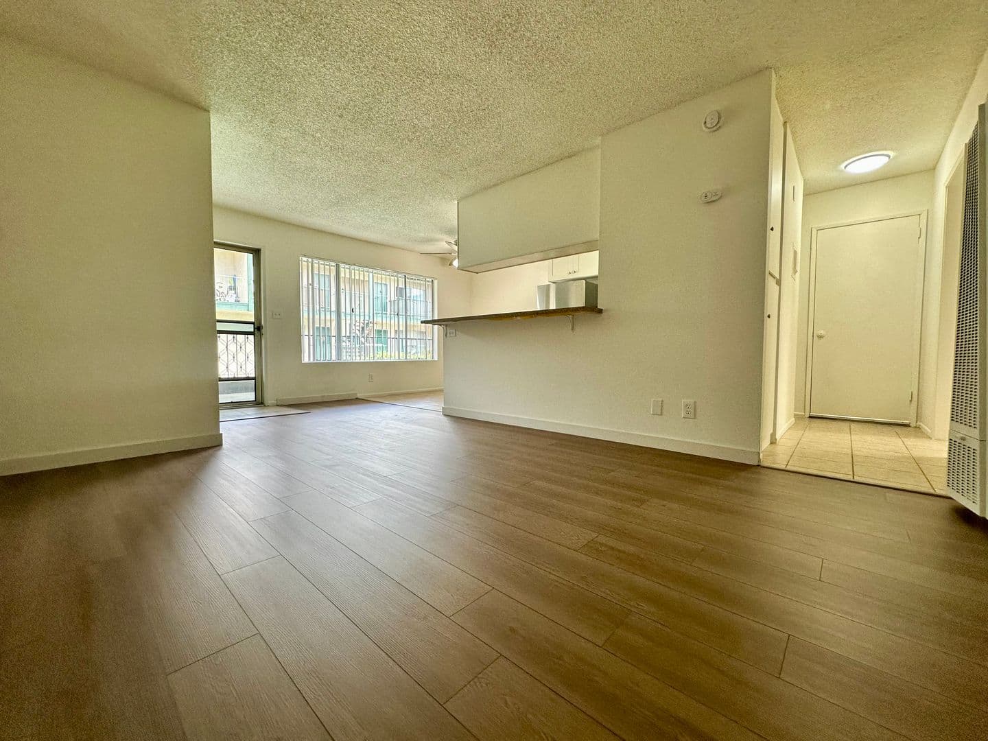 Hawthorne Apartment: 4141 Rosecrans Avenue