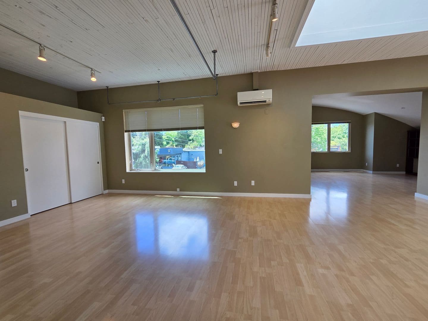 Eugene Apartment: 750 Monroe St.