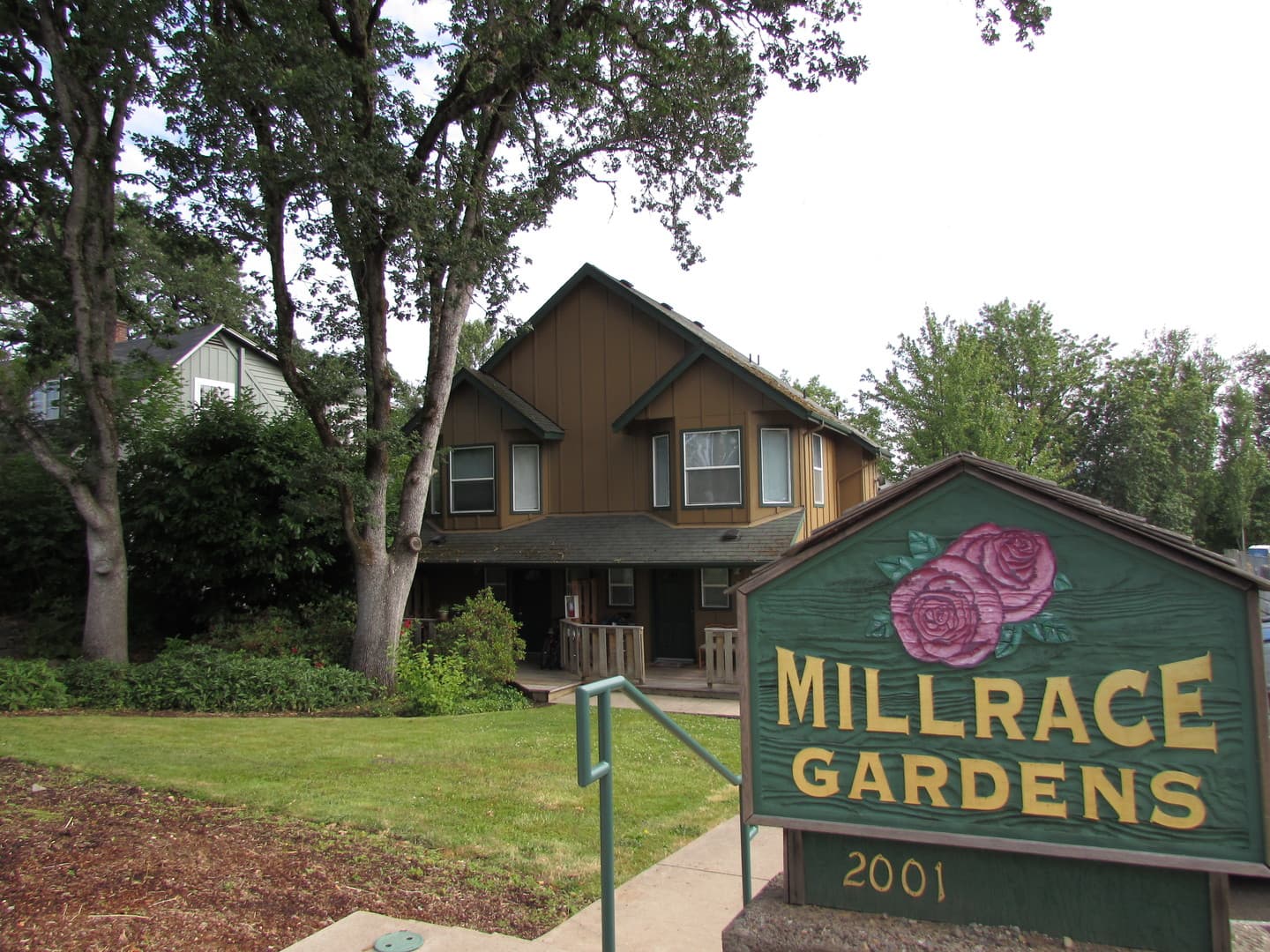 Eugene Apartment: 2001 Garden Ave.