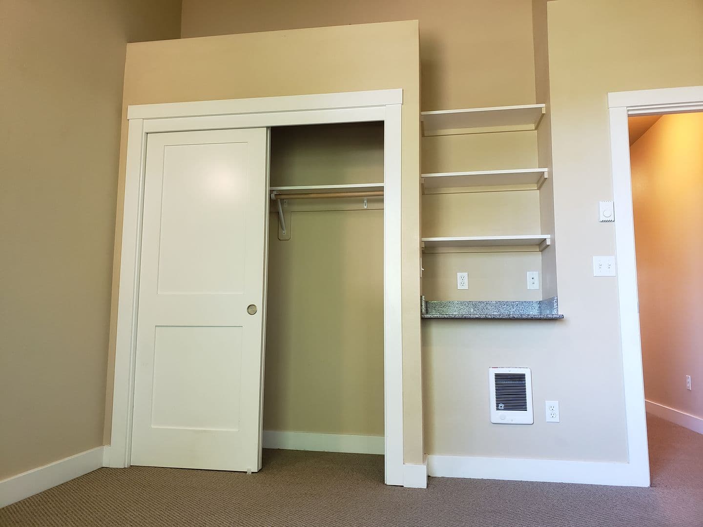 Eugene Apartment: 633 E. 14th Ave. 622 E. 13th Alley