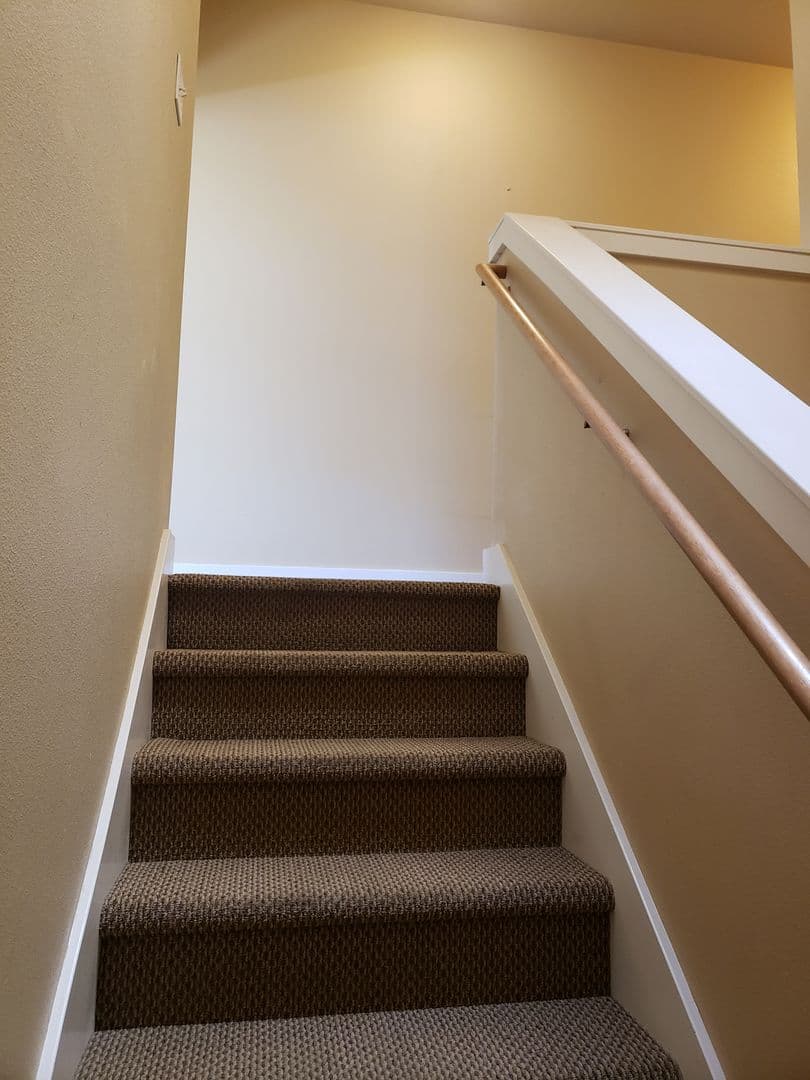 Eugene Apartment: 633 E. 14th Ave. 622 E. 13th Alley