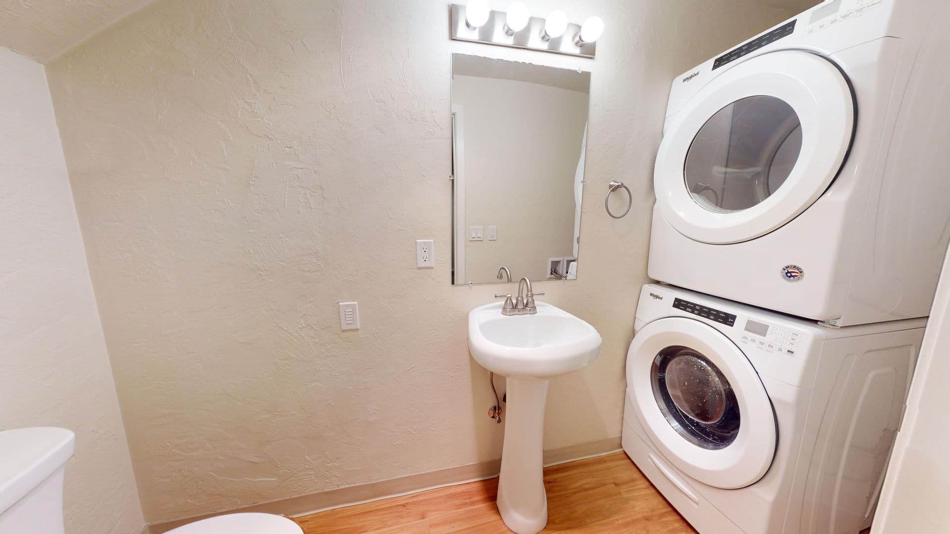 Eugene Apartment: 601 Country Club Rd.