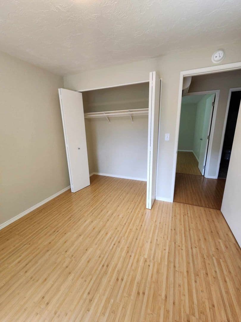 Eugene Apartment: 992 1/2, 996, 1012 W. 4th Ave.