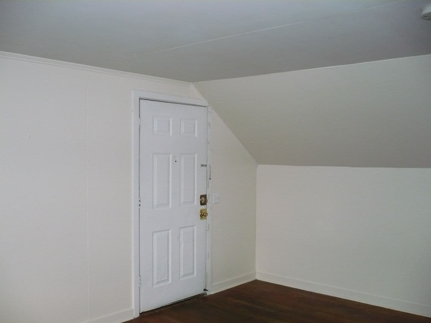 Eugene Apartment: 45, 46, 48, 53, 60, 70, 73, 77, 82 Rasor Ave.