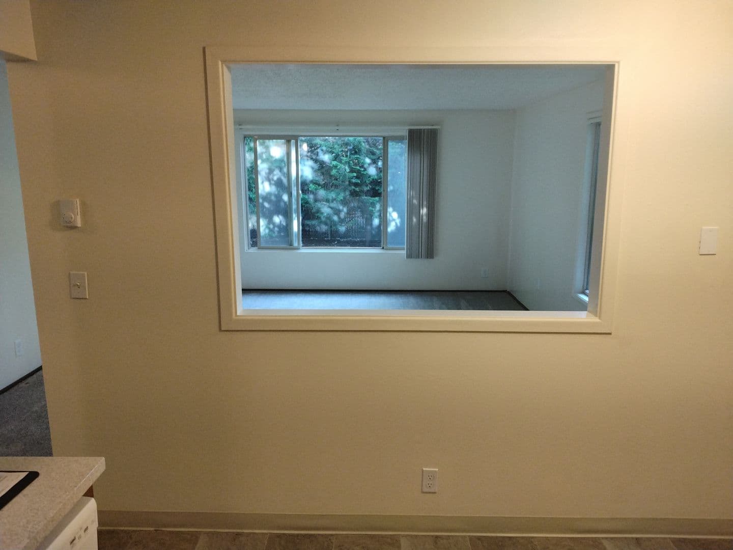 Eugene Apartment: 569 W. 12th