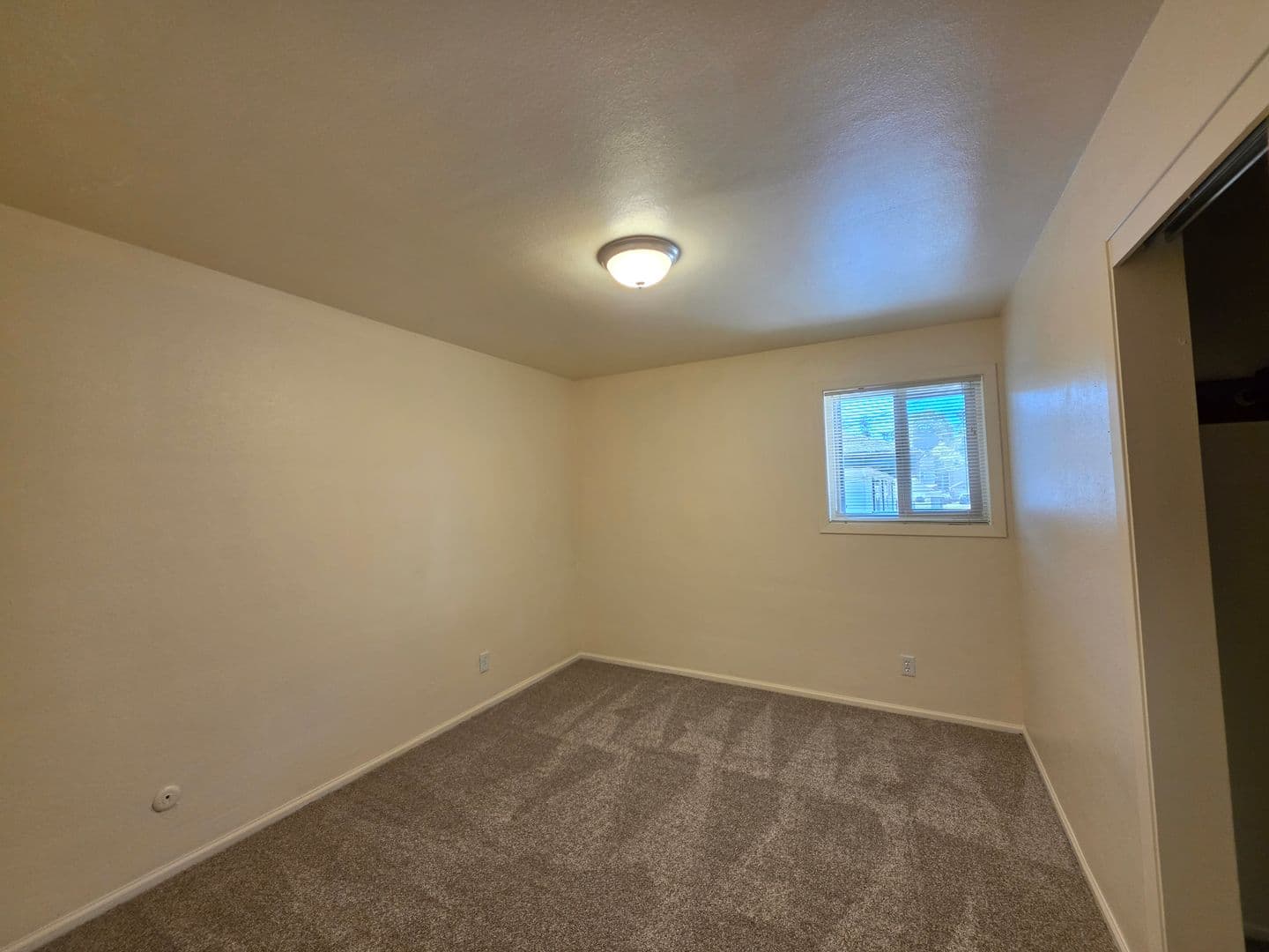 Eugene Apartment: 1840 Agate St.