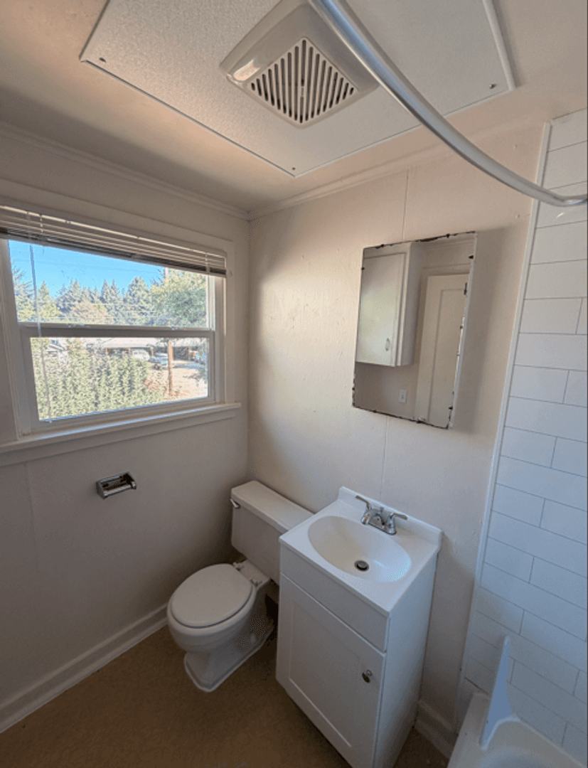 Eugene Apartment: 45, 46, 48, 53, 60, 70, 73, 77, 82 Rasor Ave.
