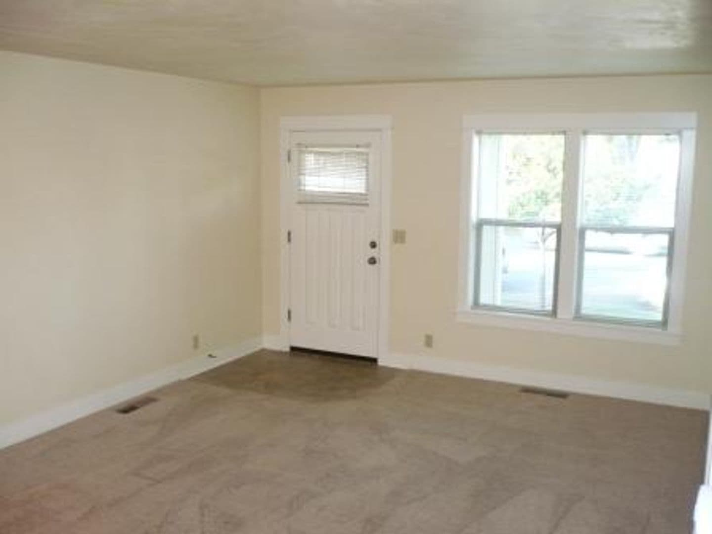Eugene Apartment: 1030, 1040, 1060, 1070 West 11th Ave.
