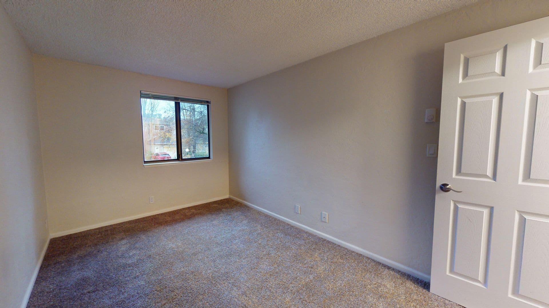 Eugene Apartment: 601 Country Club Rd.
