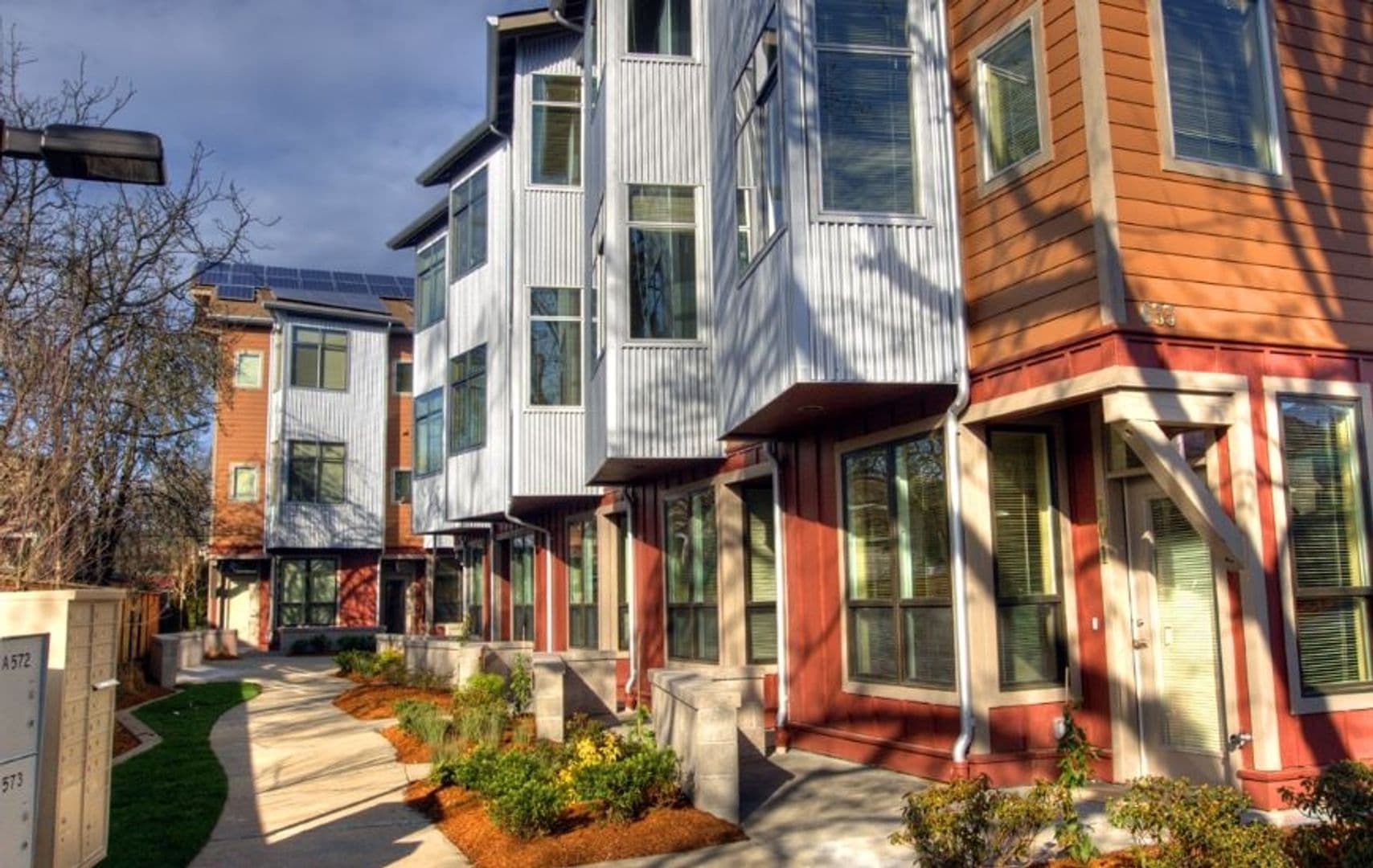 Eugene Apartment: 633 E. 14th Ave. 622 E. 13th Alley
