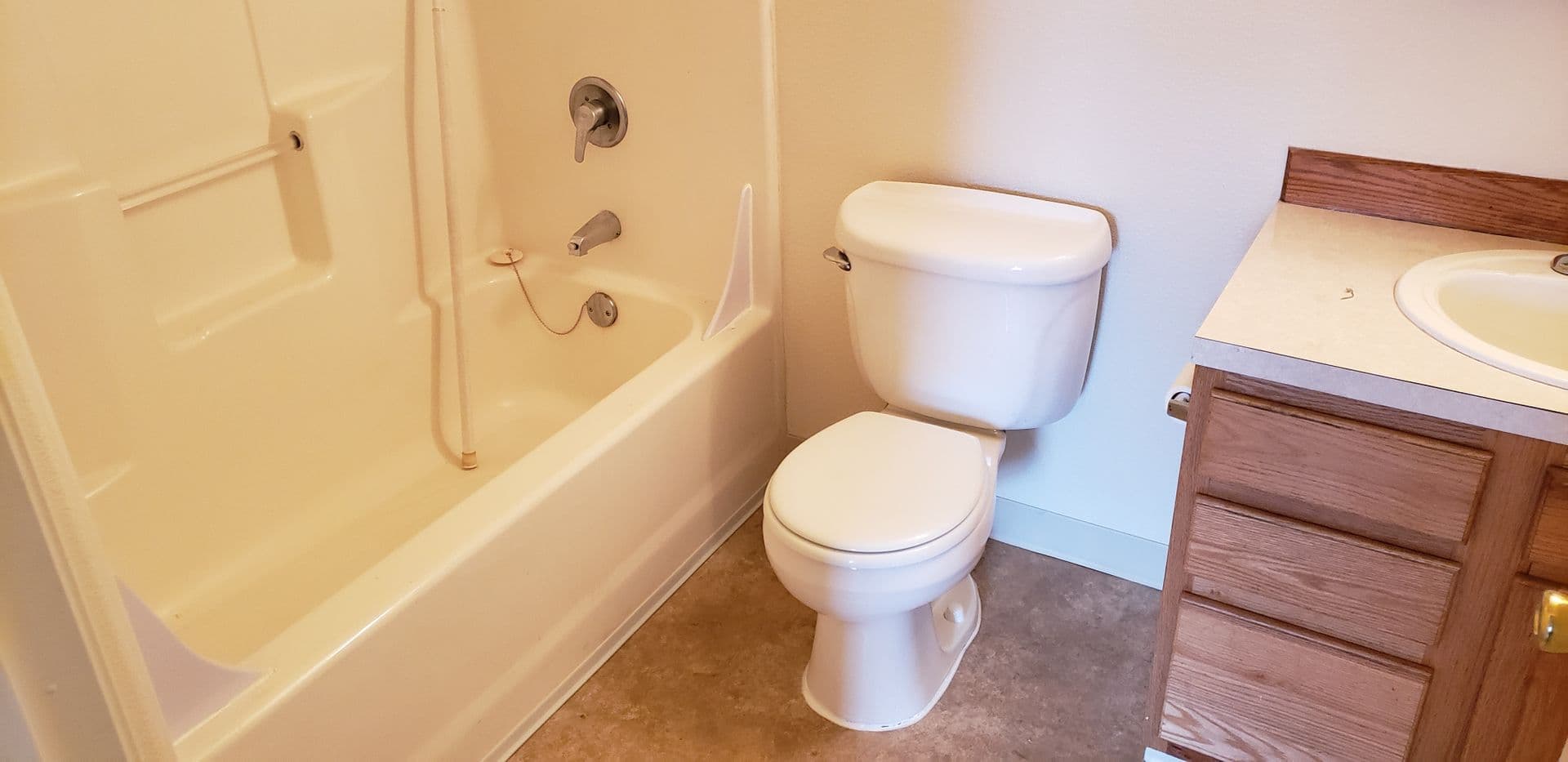 Cottage Grove Apartment: 680  Benjamin Ave.