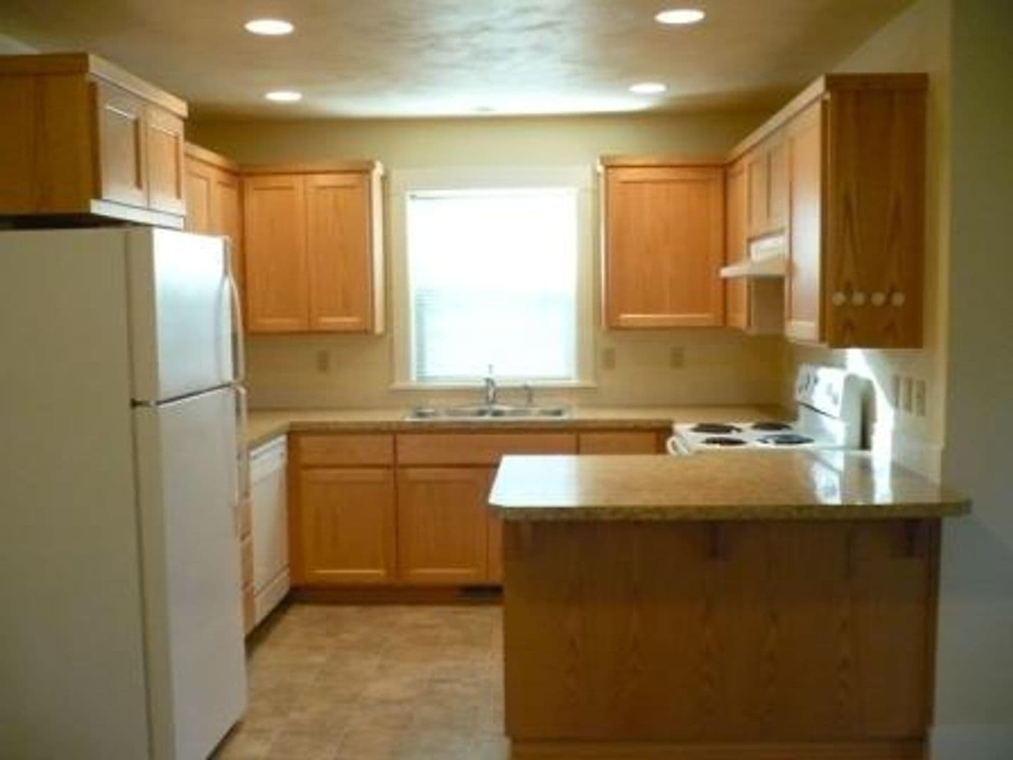 Eugene Apartment: 1030, 1040, 1060, 1070 West 11th Ave.