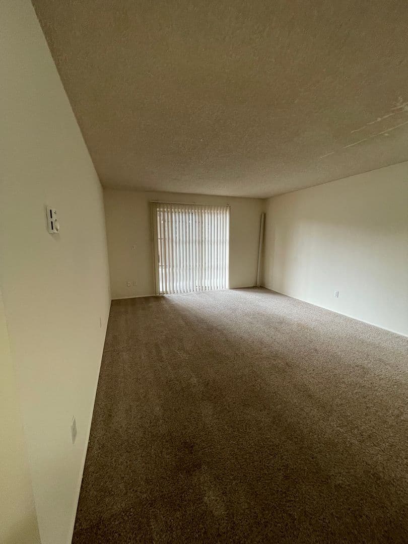 Eugene Apartment: 1262 Lawrence St.