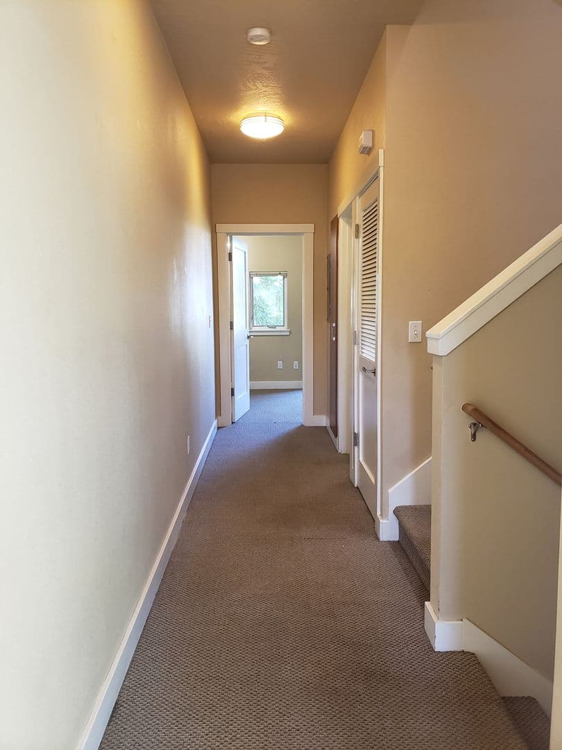 Eugene Apartment: 633 E. 14th Ave. 622 E. 13th Alley