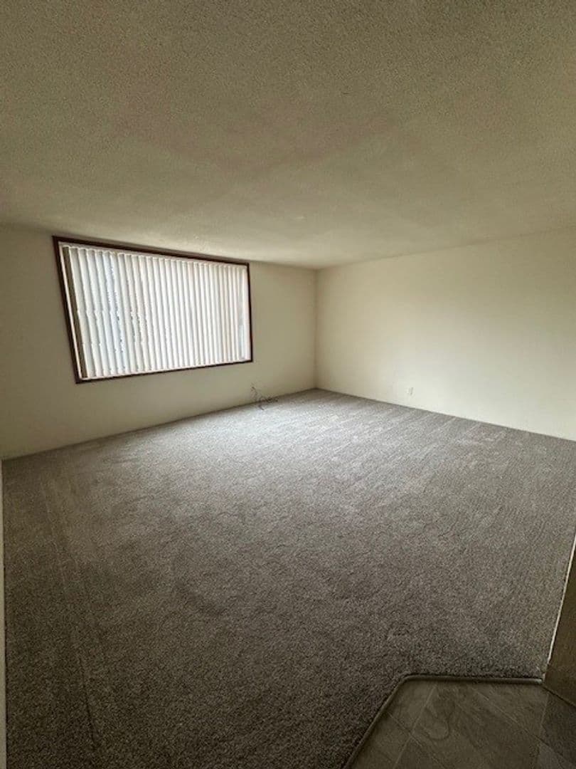 Eugene Apartment: 25 W. 30th & 2966 Willamette