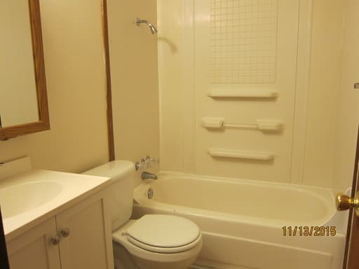 Junction City Apartment: 400 E. 6th Ave.