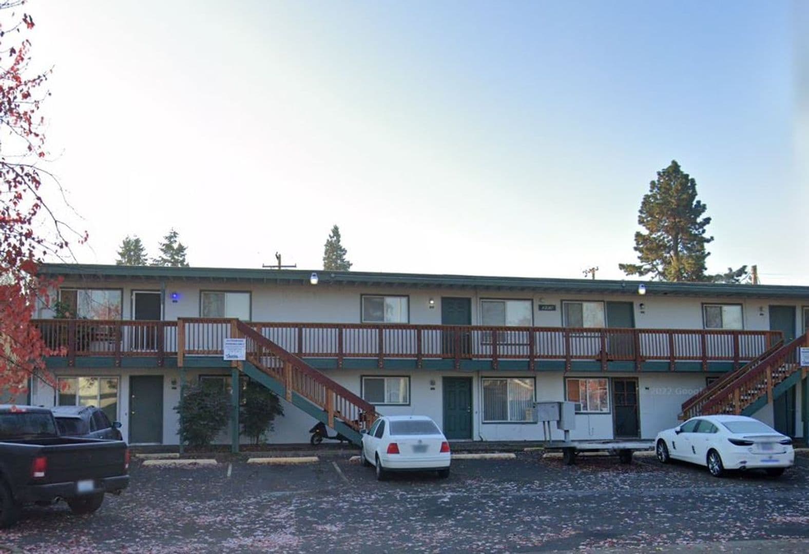 Eugene Apartment: 1245 W 7th Alley #16