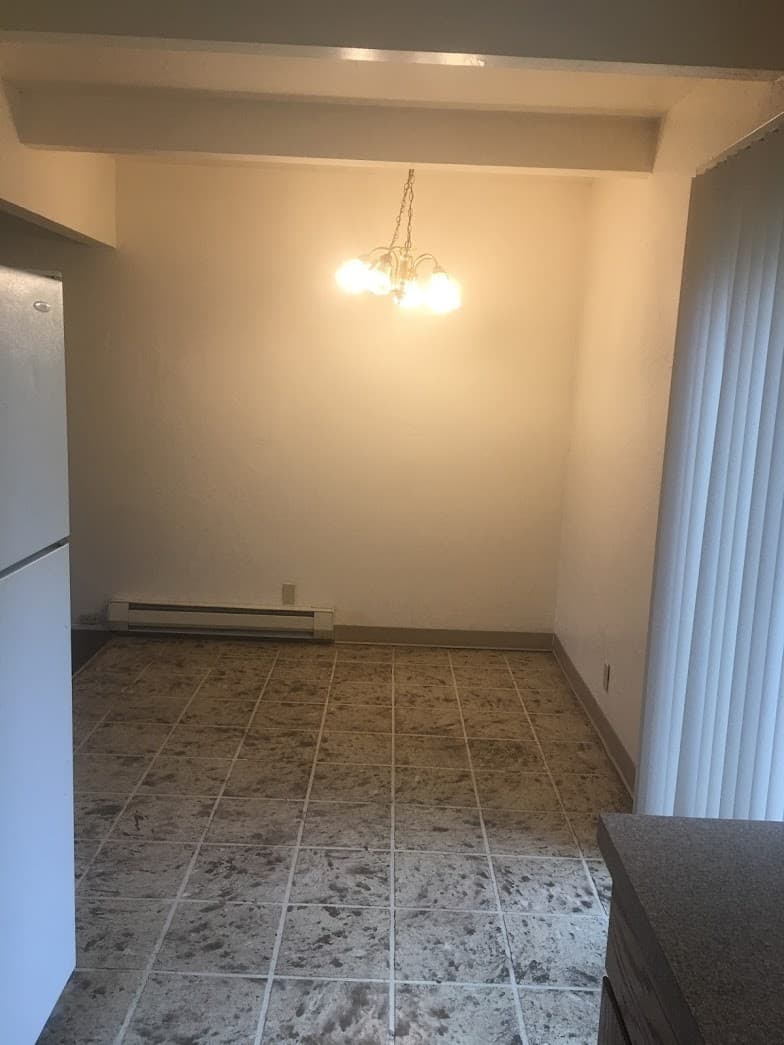 Junction City Apartment: 400 E. 6th Ave.