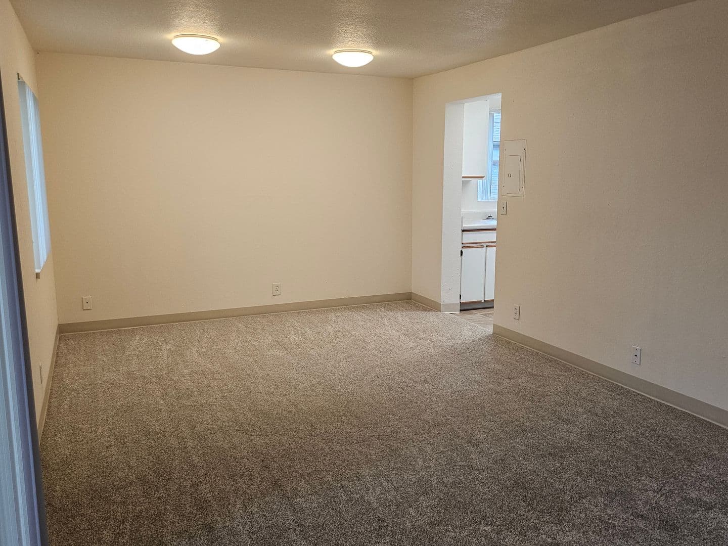 Springfield Apartment: 1250 Rainbow Dr.