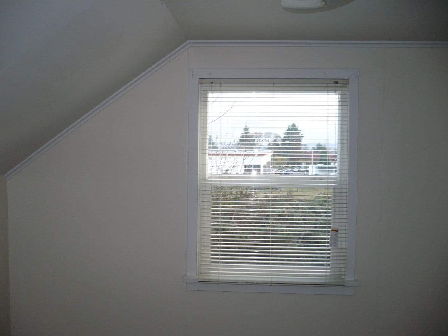 Eugene Apartment: 45, 46, 48, 53, 60, 70, 73, 77, 82 Rasor Ave.
