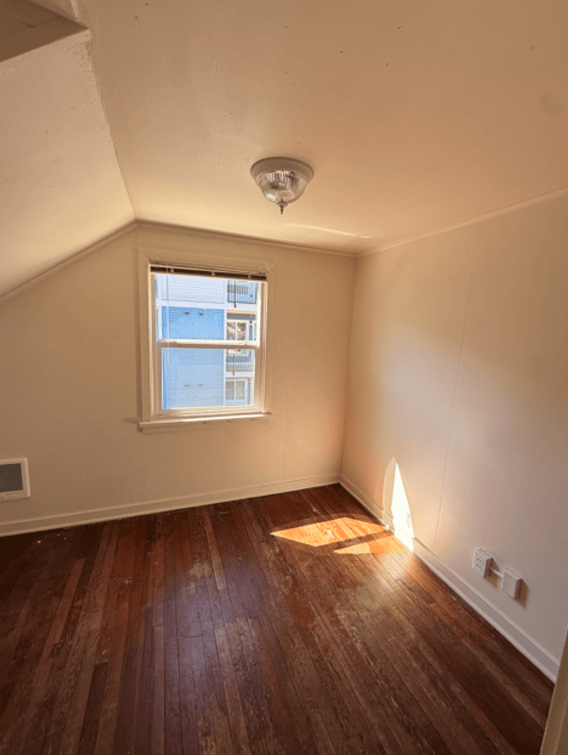 Eugene Apartment: 45, 46, 48, 53, 60, 70, 73, 77, 82 Rasor Ave.
