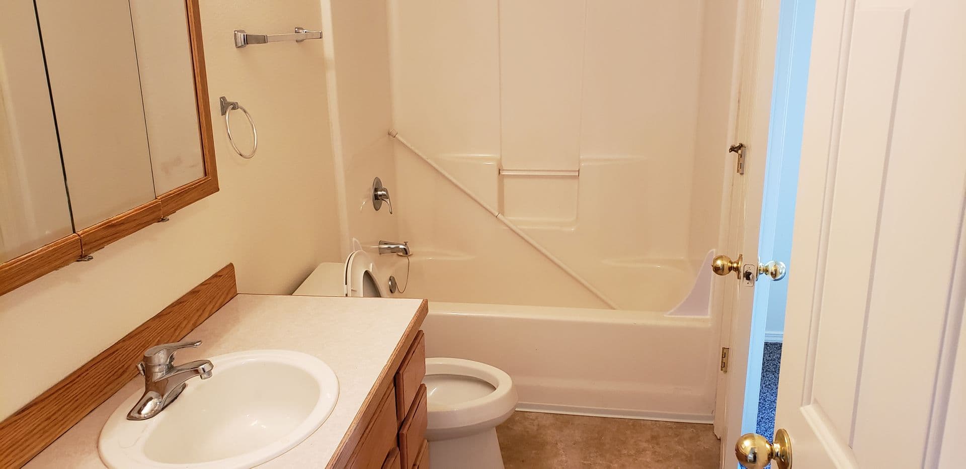 Cottage Grove Apartment: 680  Benjamin Ave.