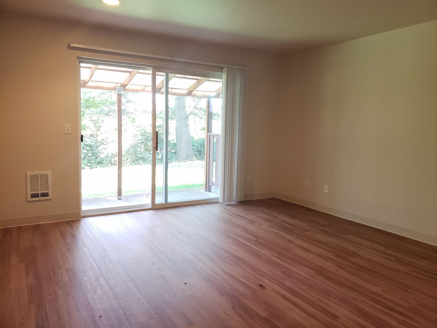 Eugene Apartment: 2001 Garden Ave.