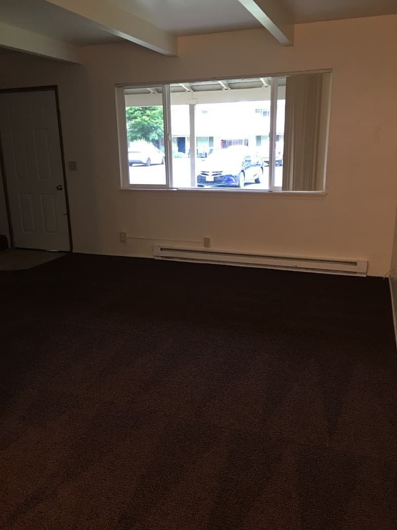 Junction City Apartment: 400 E. 6th Ave.
