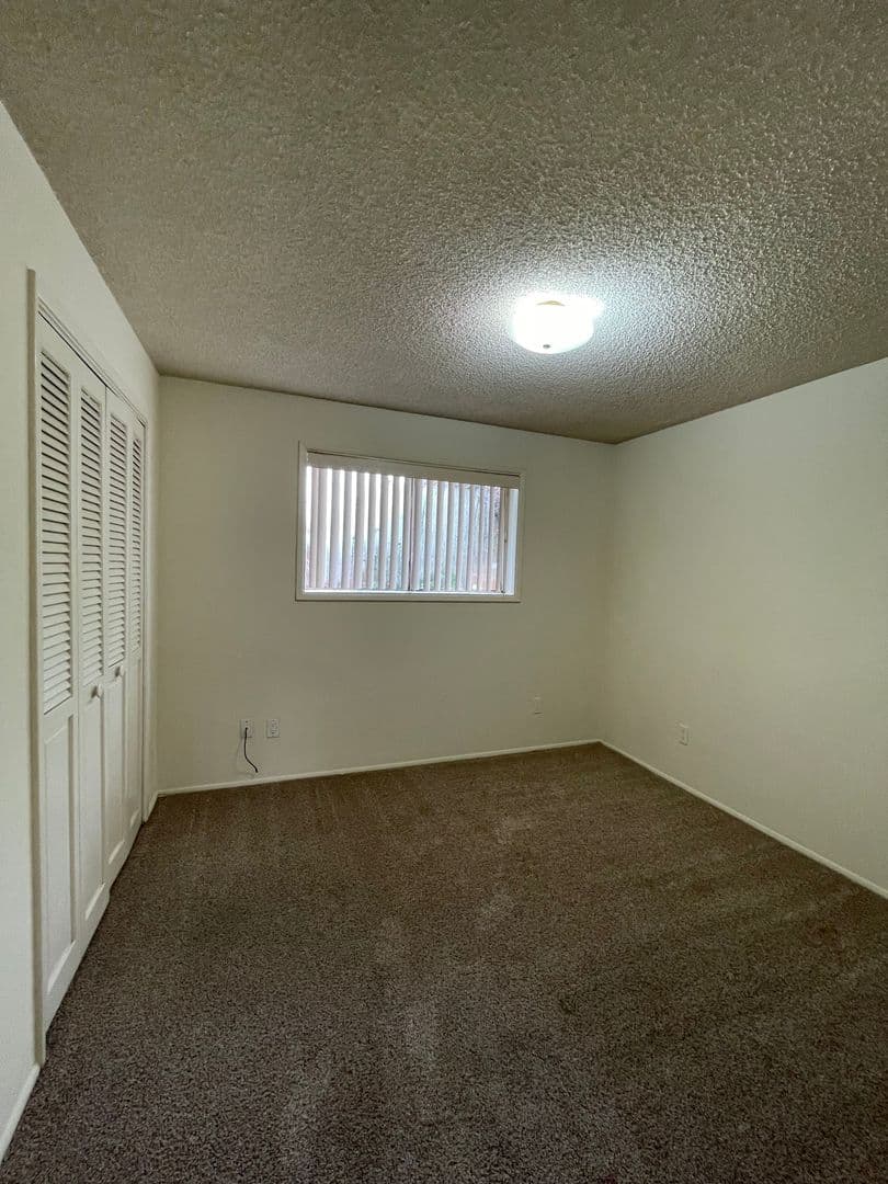 Eugene Apartment: 1262 Lawrence St.