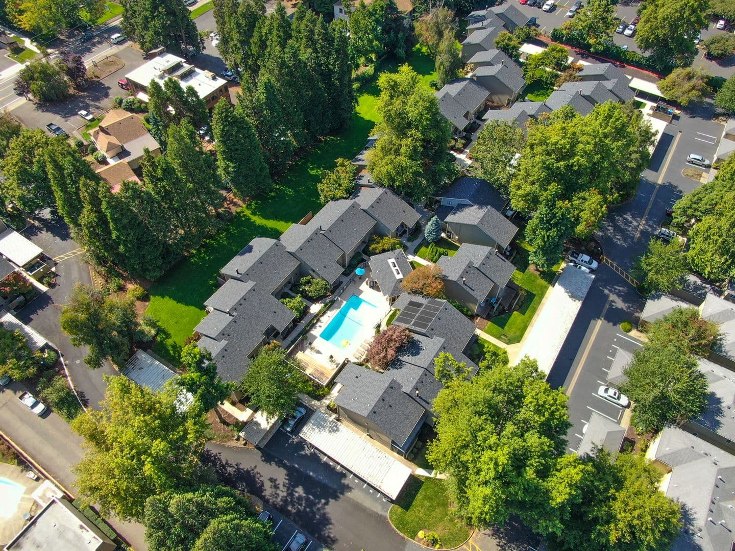 Eugene Apartment: 601 Country Club Rd.