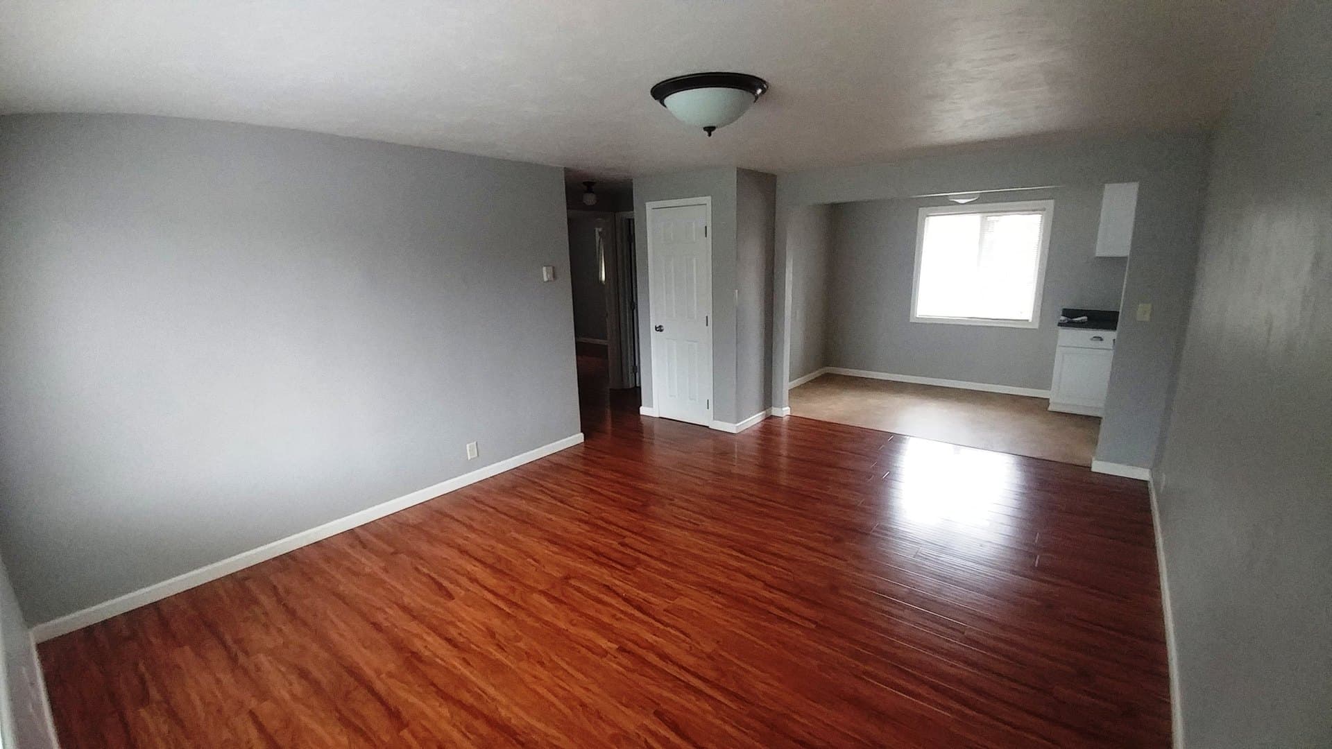 Springfield Apartment: 4662 & 4664 Daisy St.