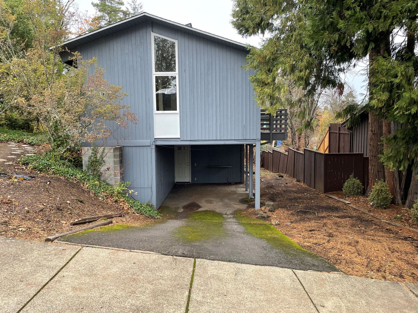 Eugene Apartment: 3985 & 3995 Willamette St.