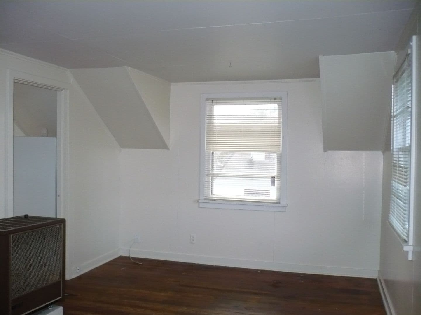 Eugene Apartment: 45, 46, 48, 53, 60, 70, 73, 77, 82 Rasor Ave.