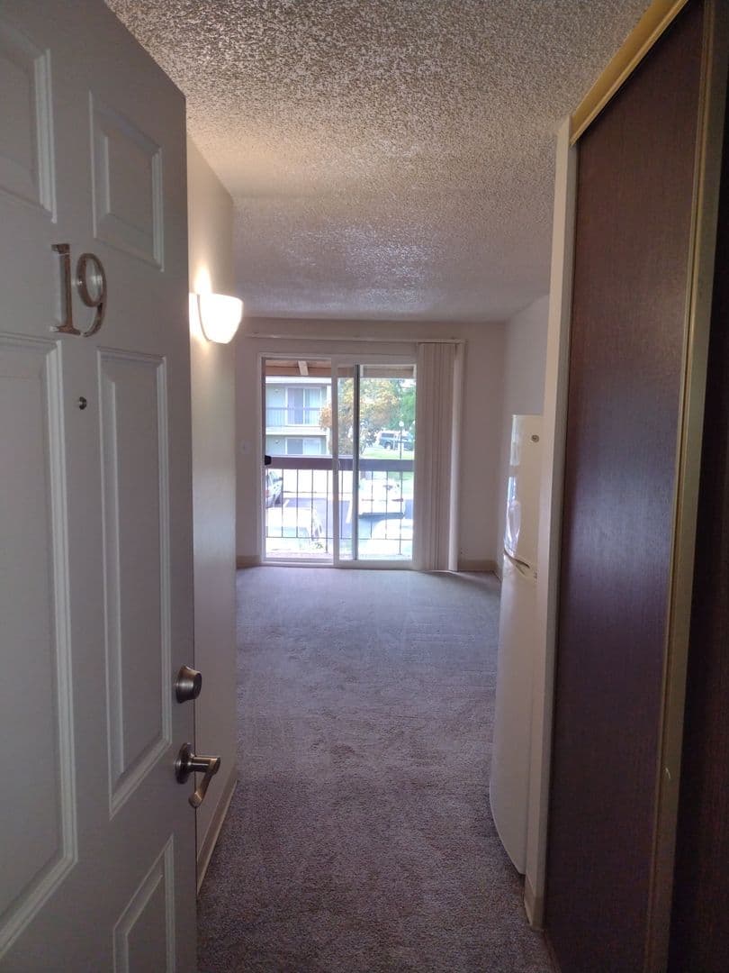 Eugene Apartment: 1475 W. 13th