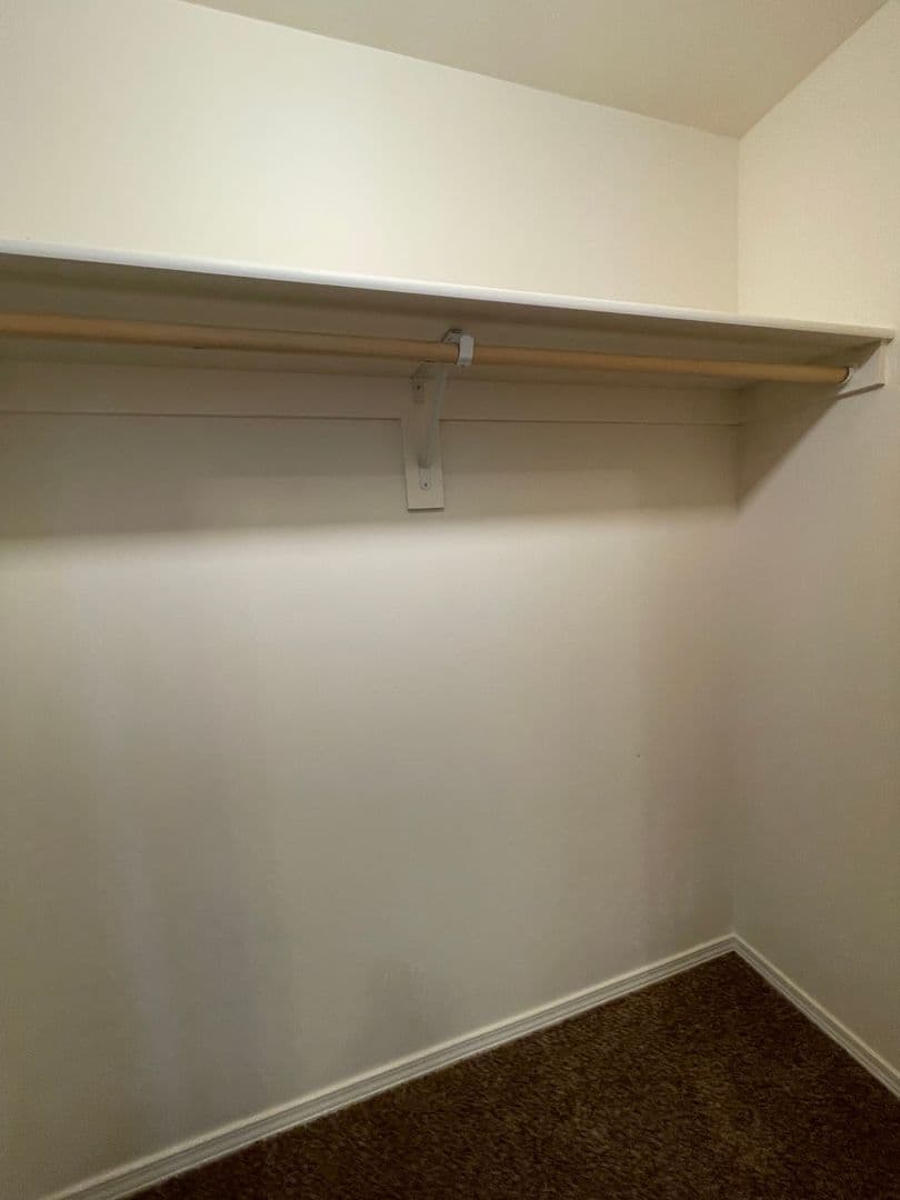 Eugene Apartment: 26 Owosso Dr.