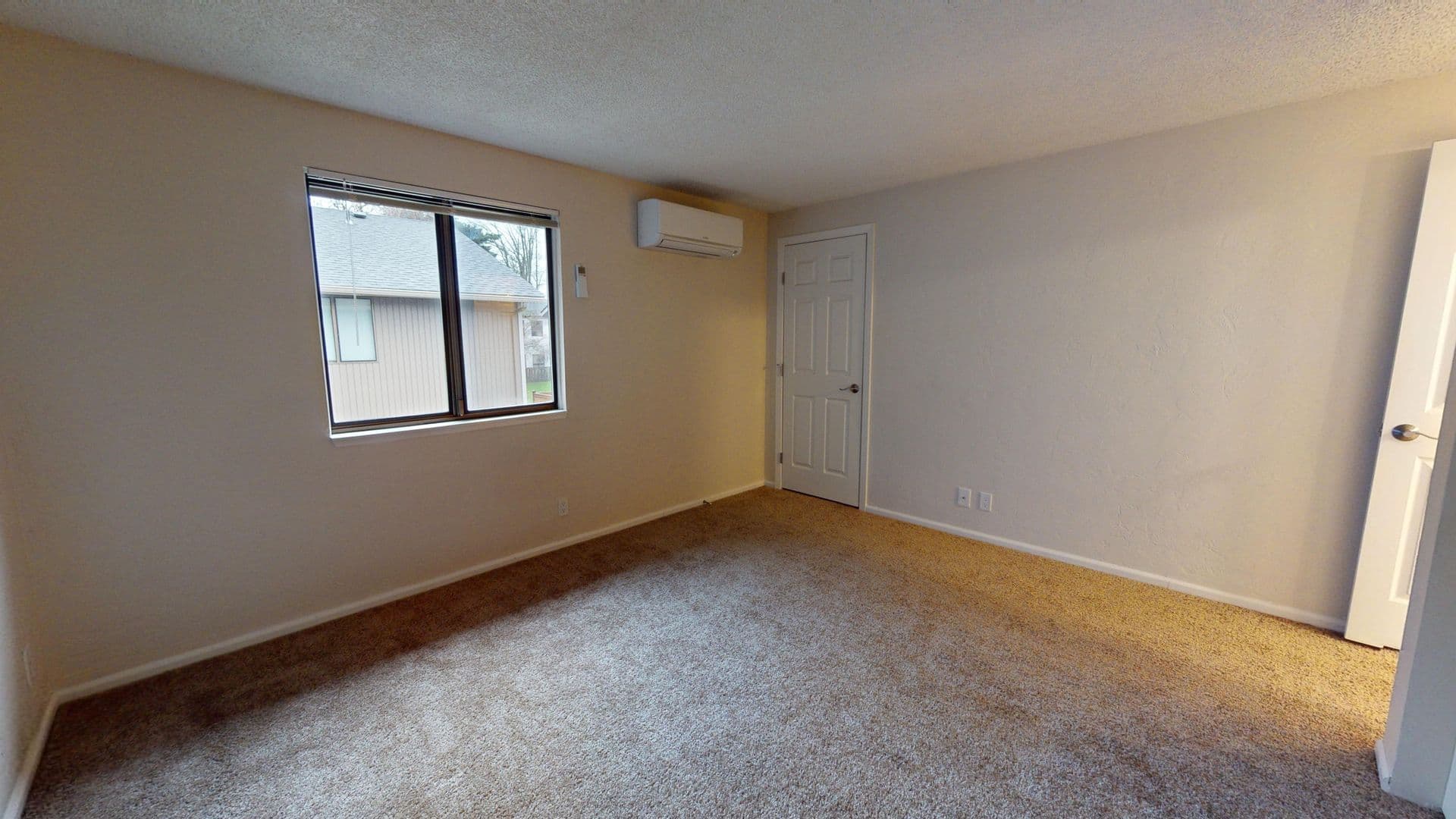 Eugene Apartment: 601 Country Club Rd.