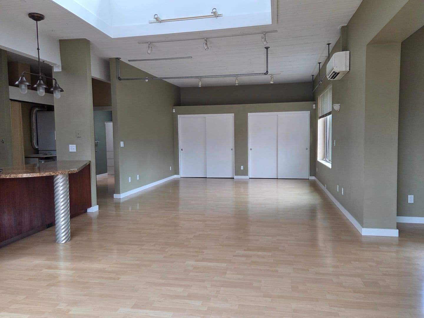 Eugene Apartment: 750 Monroe St.