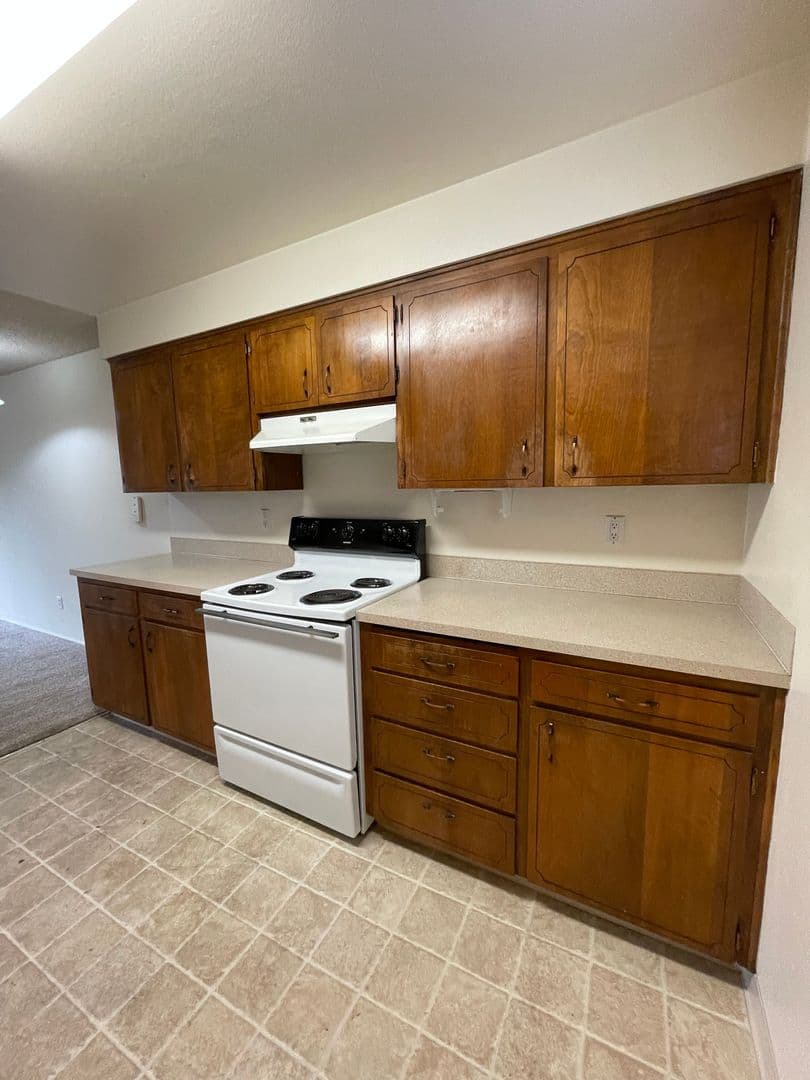 Eugene Apartment: 451 W. 13th Ave.