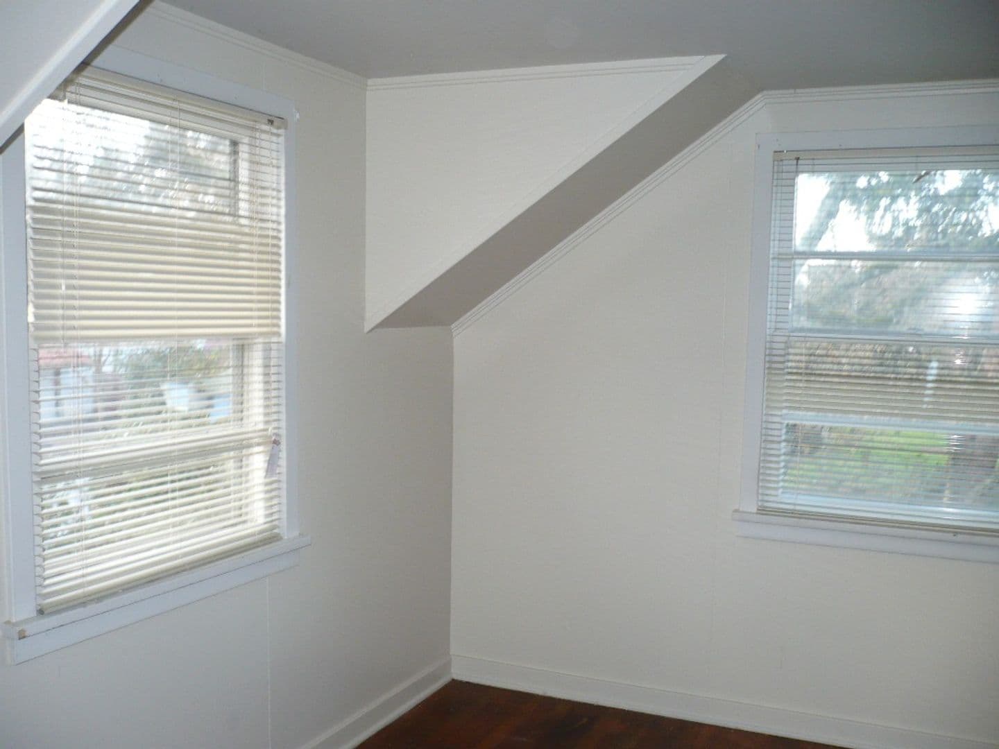 Eugene Apartment: 45, 46, 48, 53, 60, 70, 73, 77, 82 Rasor Ave.