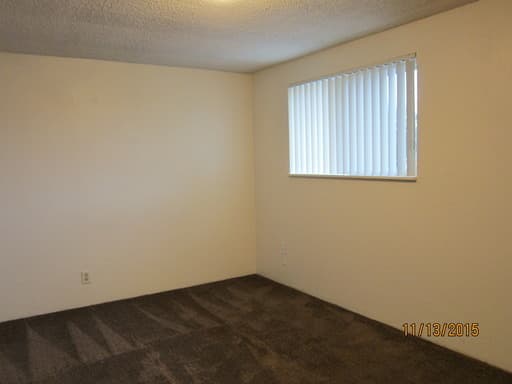 Junction City Apartment: 400 E. 6th Ave.