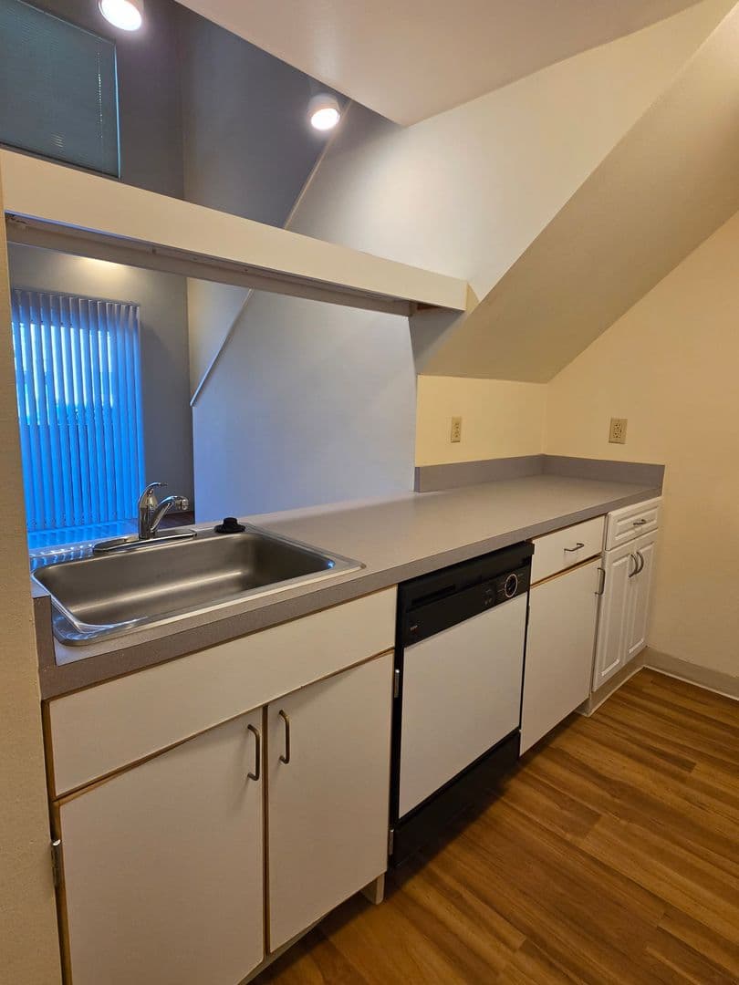 Eugene Apartment: 640 E. 15th Ave.