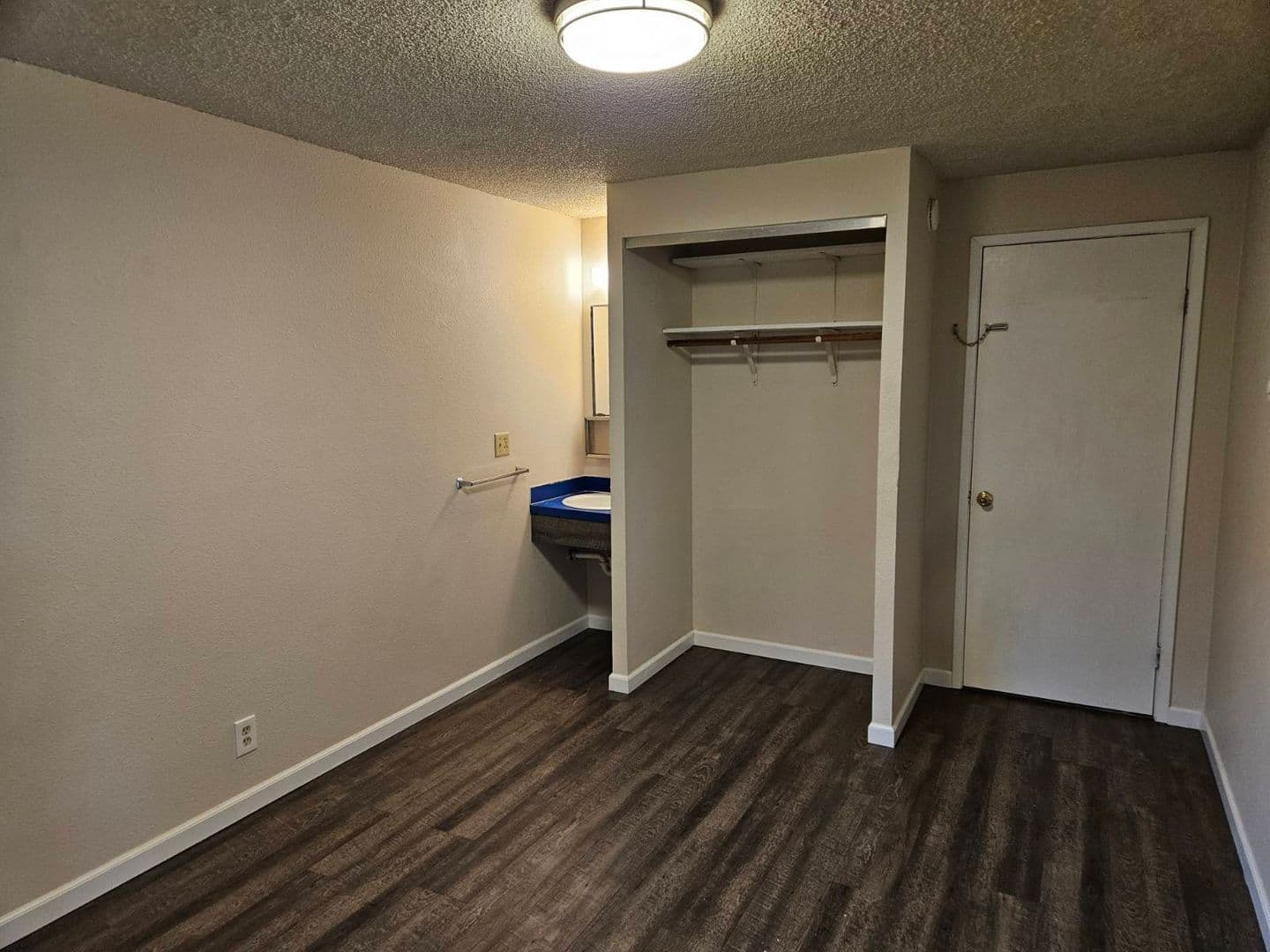 Eugene Apartment: 441 E. 17th Ave.